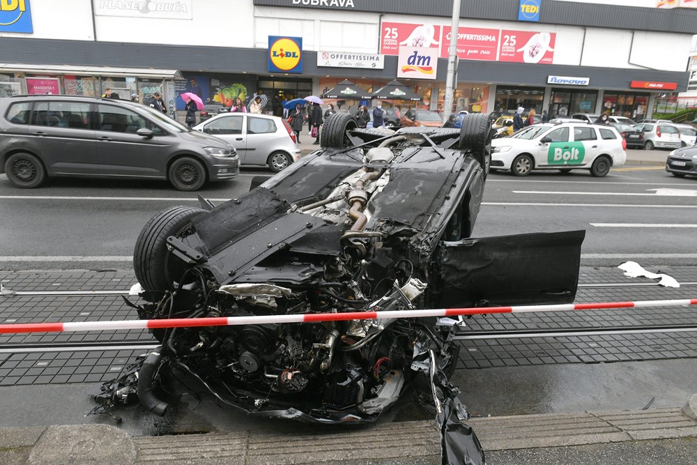 Višestruki sudar u zagrebačkoj Dubravi (Snimio Goran Mehkek/Cropix)